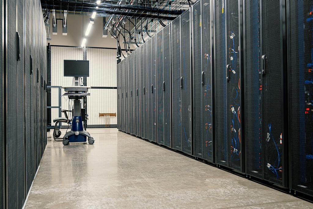 Ganhos das big techs com IA começam a superar os bilhões investidos em data centers: é o fim do temor de uma bolha?