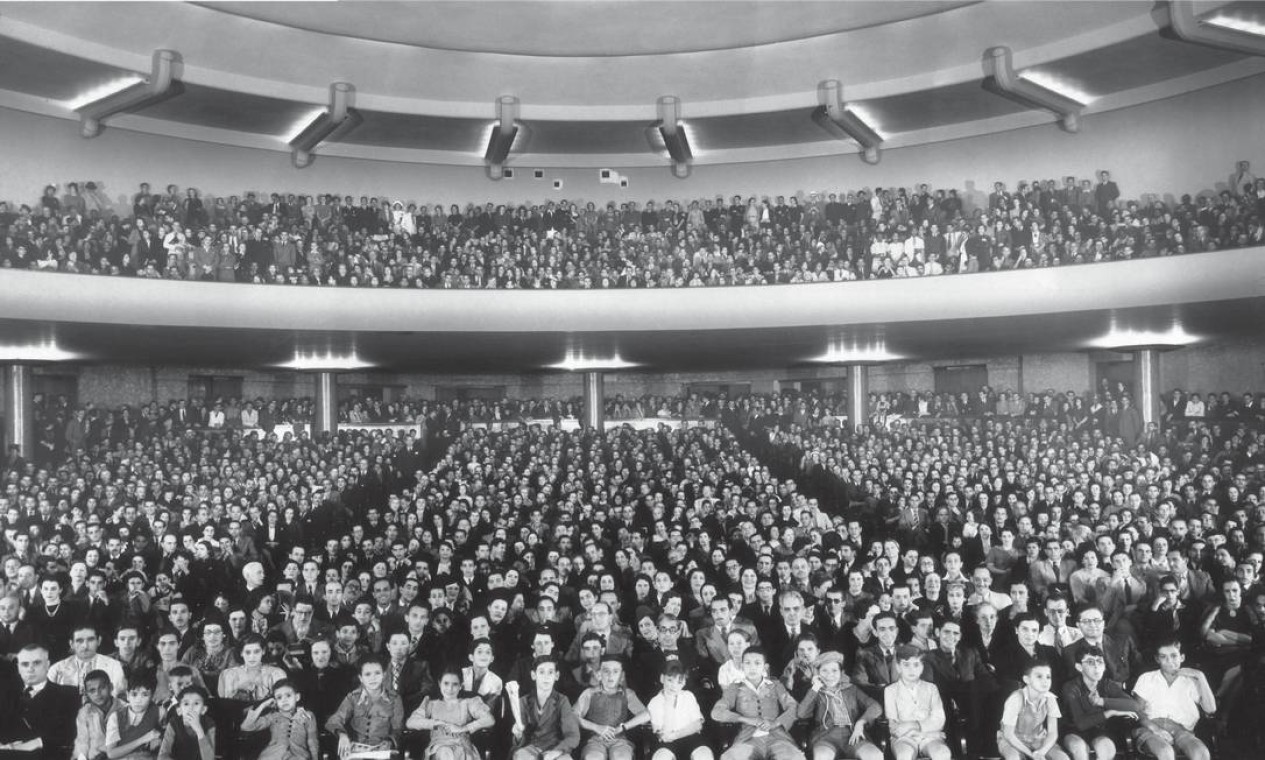 Lotação máxima: em 1938, o Roxy tinha uma sala com mil lugares: hoje são três salas com capacidade para 800 — Foto: Reprodução