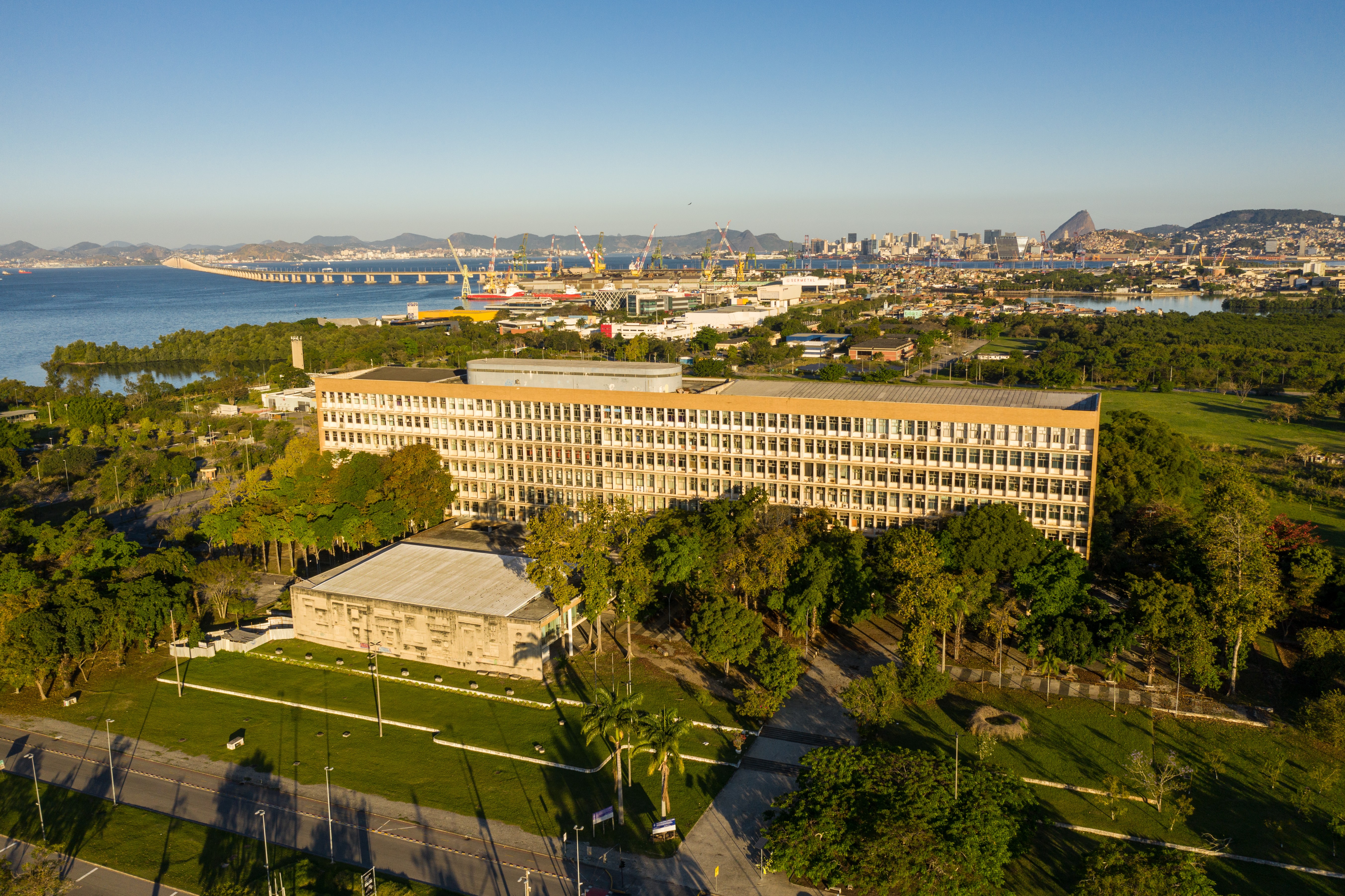 UFRJ: Justiça Federal manda retomar abastecimento de água e proíbe novo corte