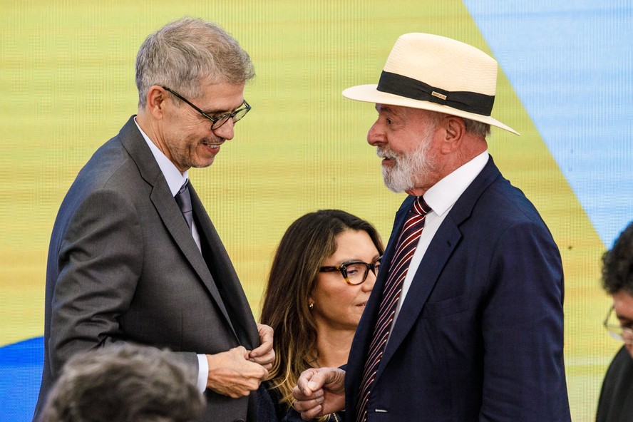 Presidente Lula na Cerimônia de posse de Sidônio Palmeira no cargo de Ministro da Secretaria de Comunicação Social da Presidência da República.