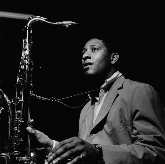 Morre Sonny Rollins, lenda do jazz e colosso do saxofone aos 95 anos