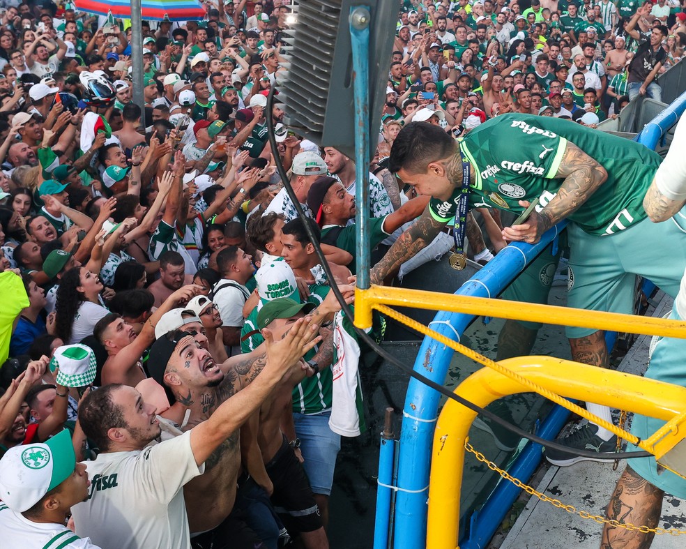 Provocaram? Olha a música que os jogadores do Palmeiras colocaram