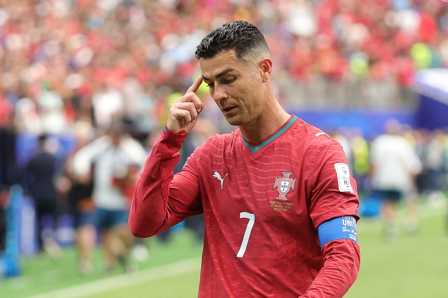 Jogadores de Portugal são criticados por não passarem a bola para Cristiano  Ronaldo: 'Respeite seu capitão'