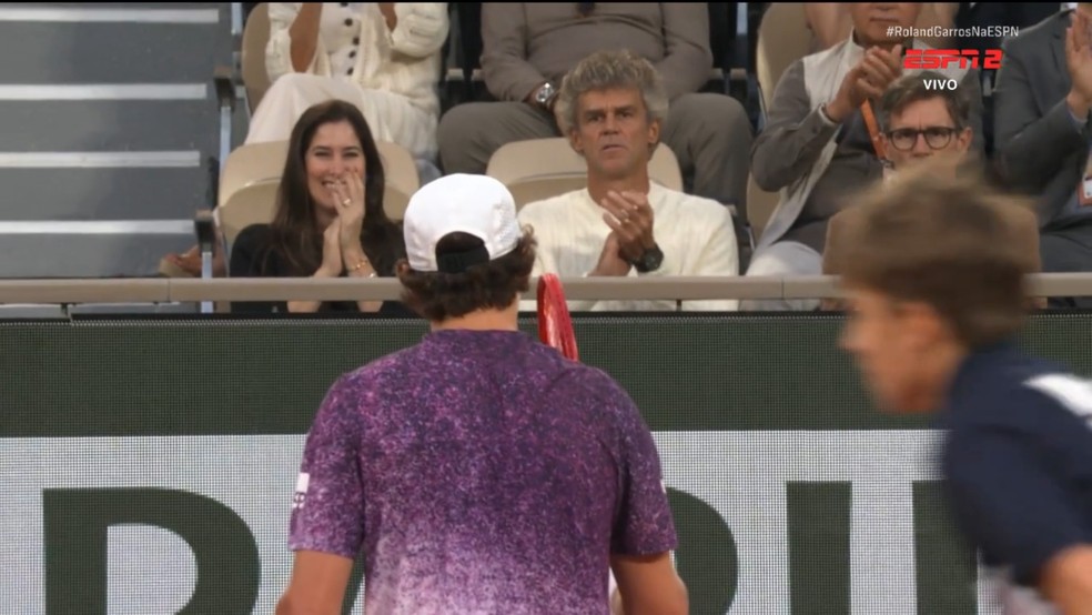 Tricampeão de Roland Garros, Guga assiste a jogo de João Fonseca nas oitavas  de final na França