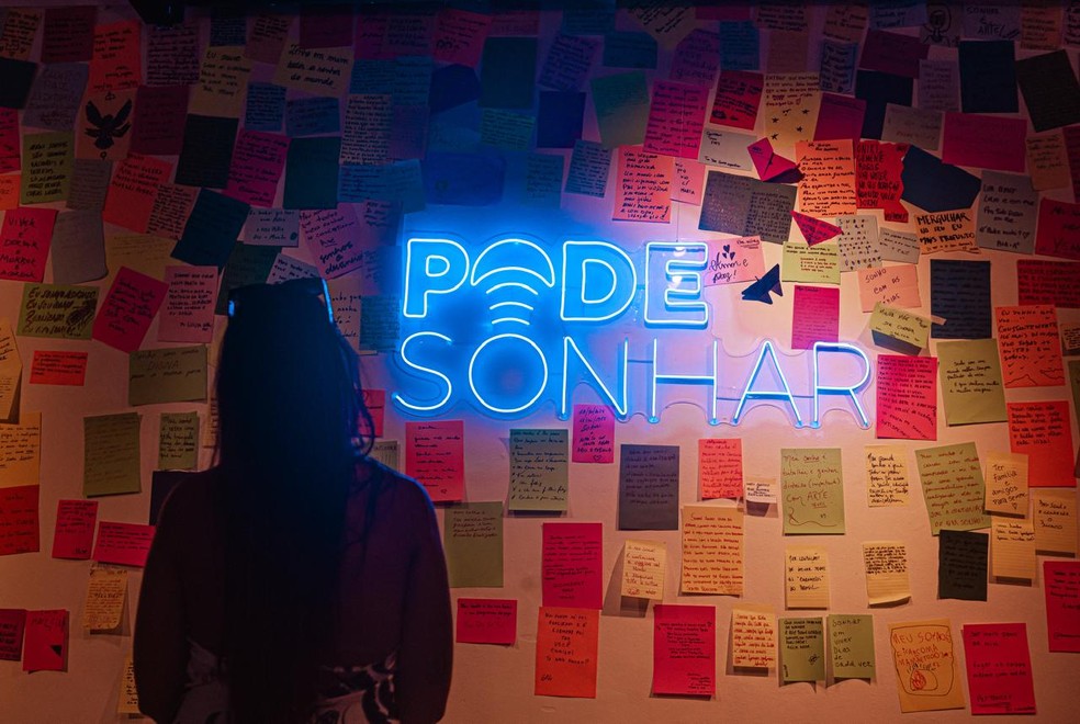 Exposição “Pode sonhar, em alto e bom som”, na Arena Jovelina Pérola Negra — Foto: Divulgação