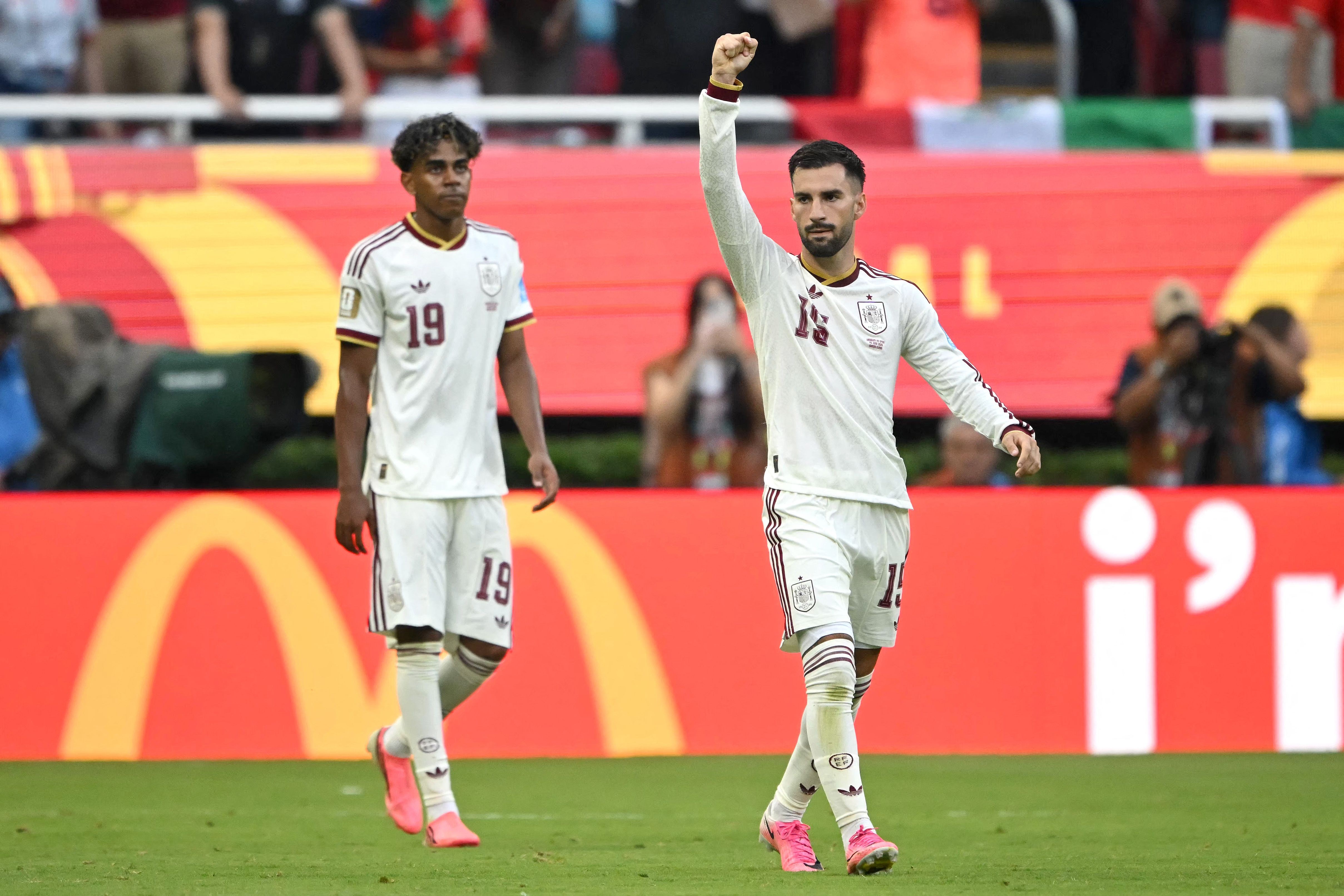 Cabo Verde 0 x 0 Arábia Saudita e Uruguai 0 x 1 Espanha: em falha de Muslera, Baena abre o placar para os espanhois; siga ao vivo