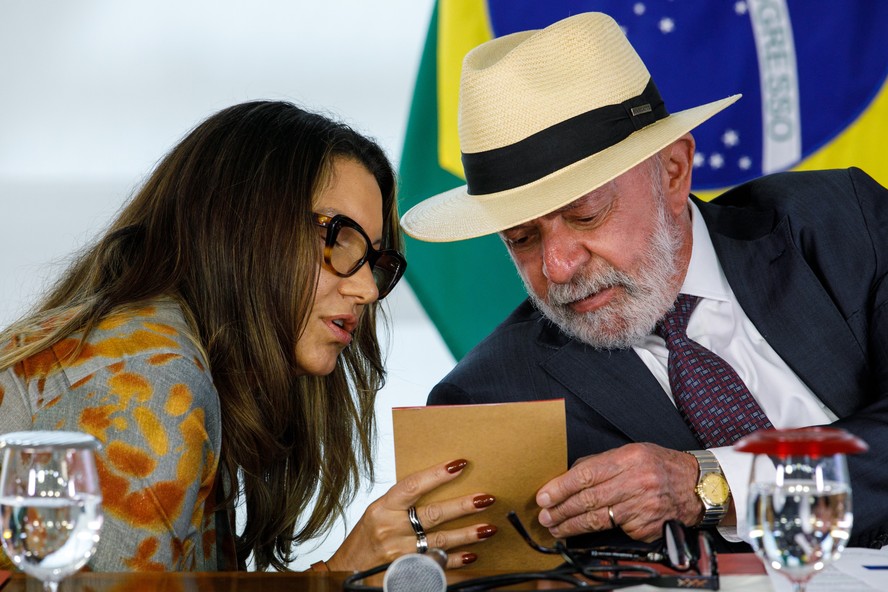 Governo Lula esconde informações sobre Janja