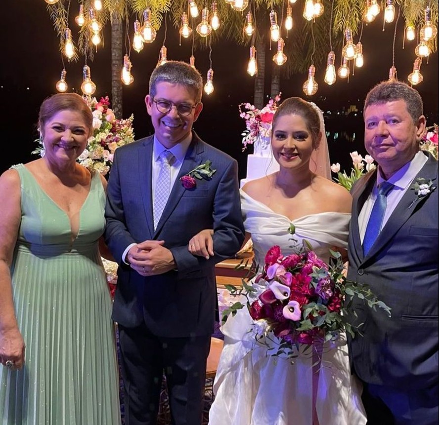 Advogada e filha de vereador tucano: saiba quem é a esposa de Randolfe ...