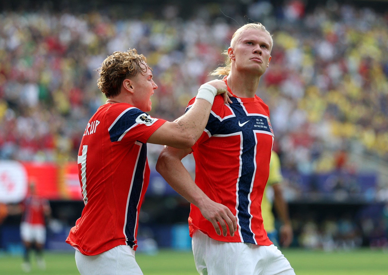Haaland comemora o primeiro gol marcado na partida — Foto: Getty Images via AFP