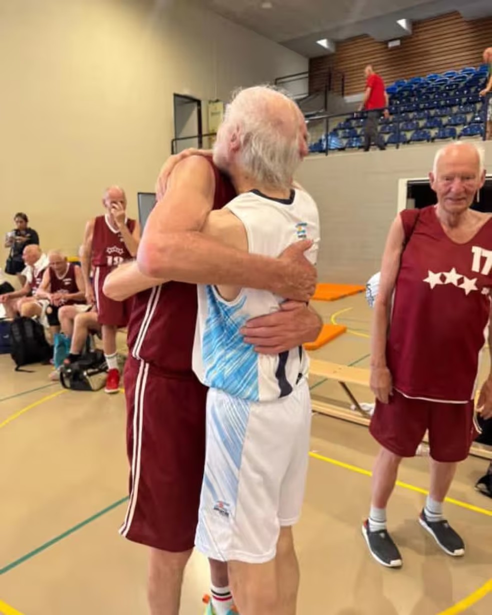 O grupo é formado, em grande parte, por médicos de diferentes especialidades, unidos pela paixão pelo esporte e pelo bem-estar físico.