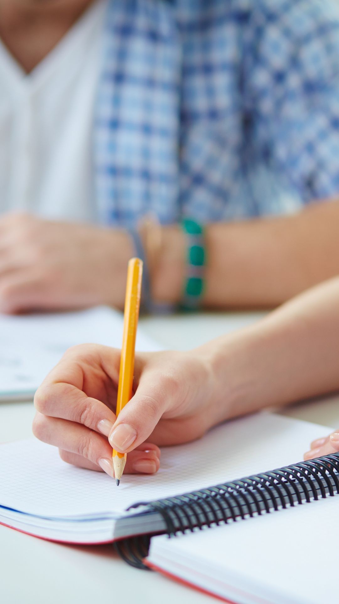 Alfabetização total e internet nas escolas: Entenda o relatório do novo Plano Nacional de Educação (PNE)