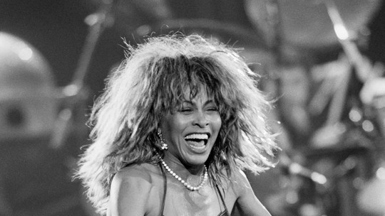 Tina Turner morreu de causas naturais em sua casa na Suíça, diz jornal 