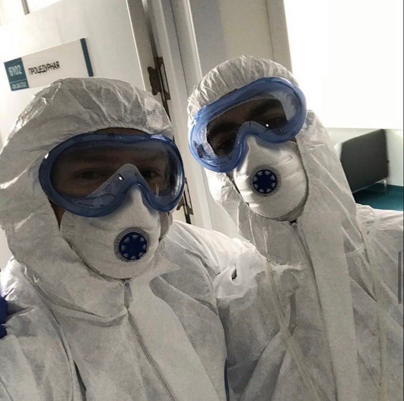 Quando foi decretada a pandemia de Covid-19, ele já morava em solo russo e seguiu fazendo coberturas jornalísticas — Foto: Reprodução/Instagram