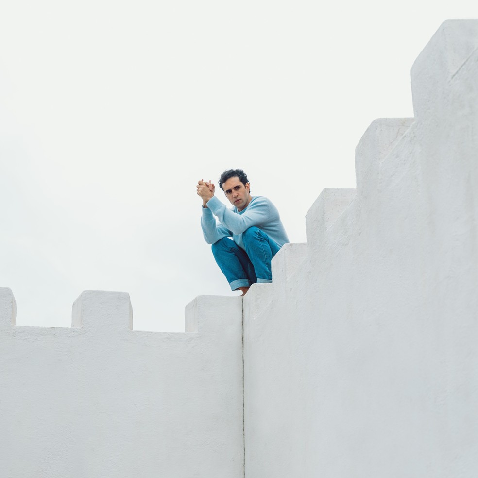 A capa do álbum: estreia de Zeca Veloso — Foto: Divulgação