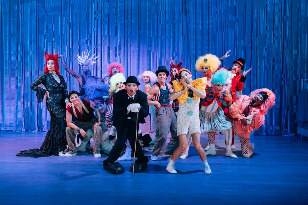 Cena de "Adorável trapalhão", musical que homenageia Renato Aragão — Foto: Divulgação/Pedro Dimitrow