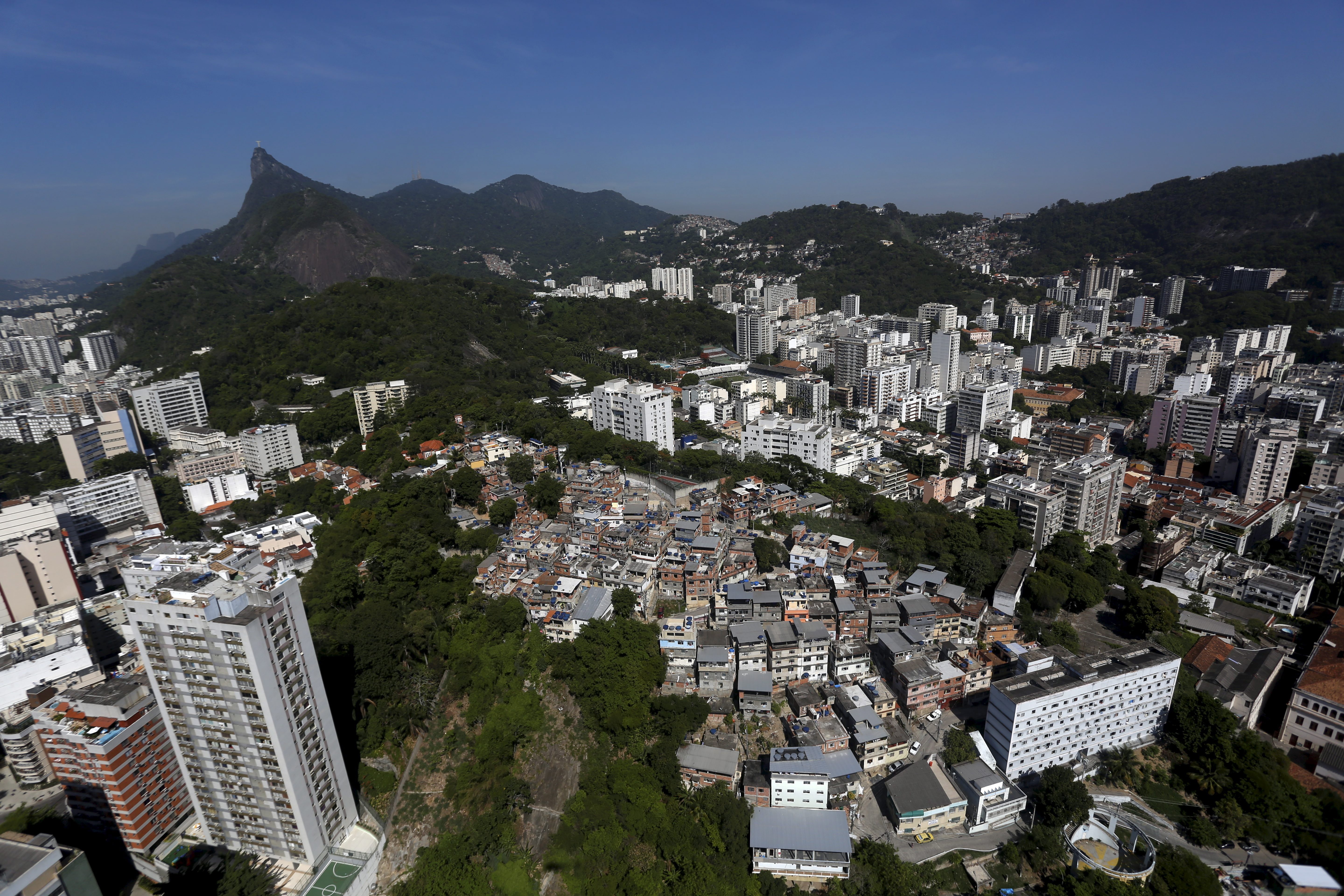 'O fogo levou tudo': sobreviventes relembram tragédia que marcou o Morro Azul