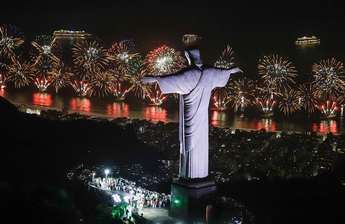 Réveillon 2024: saiba quais são as festas privadas que fazem a alegria do  público no Rio - Réveillon 2024
