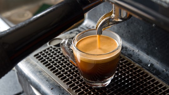 Café expresso: entenda como a bebida pode ajudar a prevenir a doença de Alzheimer