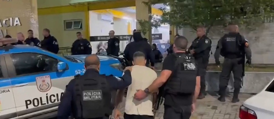 PM é preso em casa durante operação que apreende veículos roubados