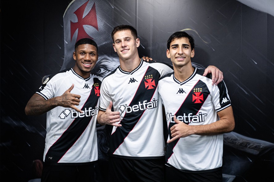 Leandrinho, Estrella e JP: da base do Vasco ao brilho na goleada