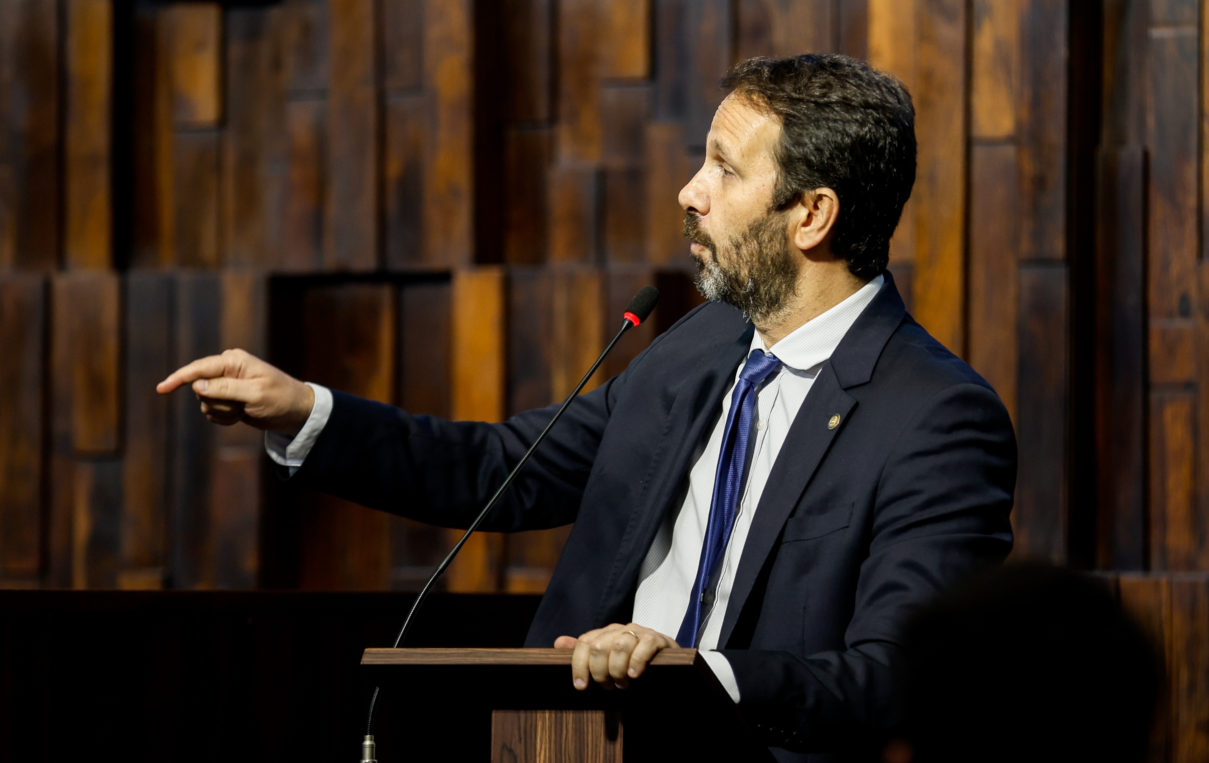 Flávio Serafini aciona TJ para obrigar Alerj a instalar CPI do Master; deputados cobram instalação de outras comissões 