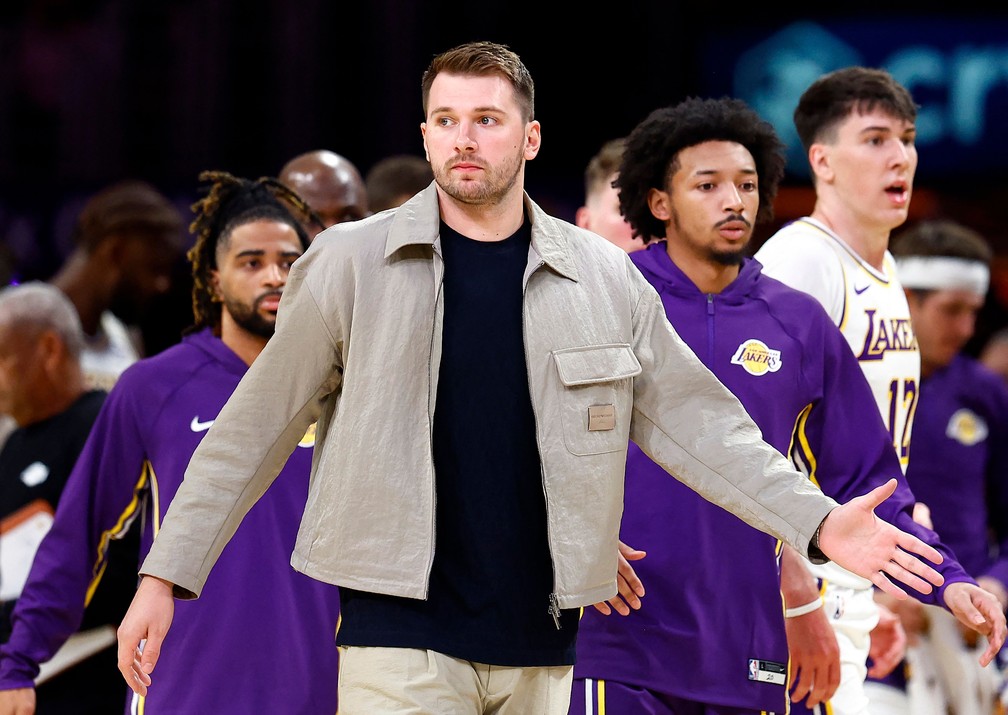 Luka Doncic presente na partida — Foto: Ronald Martinez/Getty Images/AFP