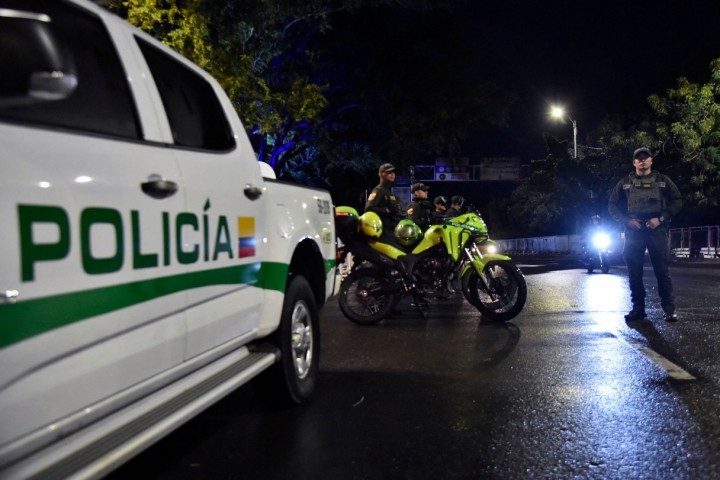 Venezuelanos deixam o país após anúncio de captura de Nicolás Maduro por forças dos EUA — Foto: SCHNEYDER MENDOZA