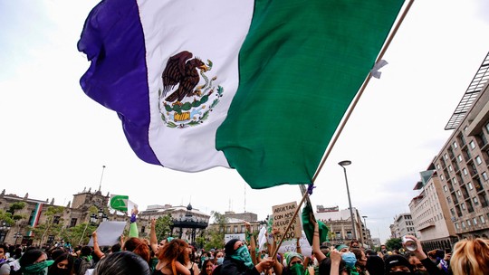Mulheres dos EUA cruzam a fronteira para o México em busca de procedimentos de aborto