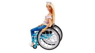 Barbie com cadeira de rodas. — Foto: Divulgação / Mattel