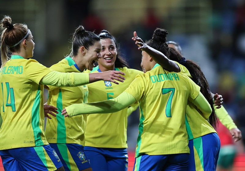 Seleção feminina vira um dos assuntos mais comentados do paí