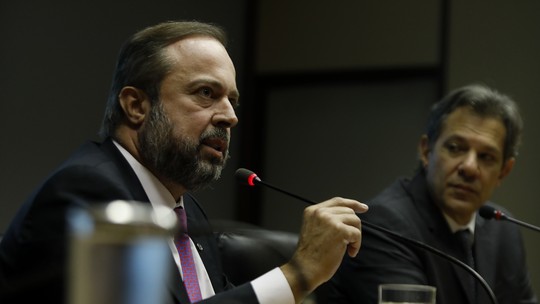 Petrobras: escolha de presidente do conselho teve disputa entre Silveira e Haddad