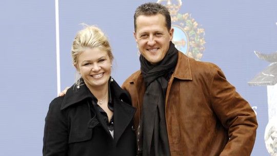 Mansão, jatinho e chalé: Mulher de Michael Schumacher vendeu bens da família para custear tratamento de R$ 38 milhões anuais do ex-piloto