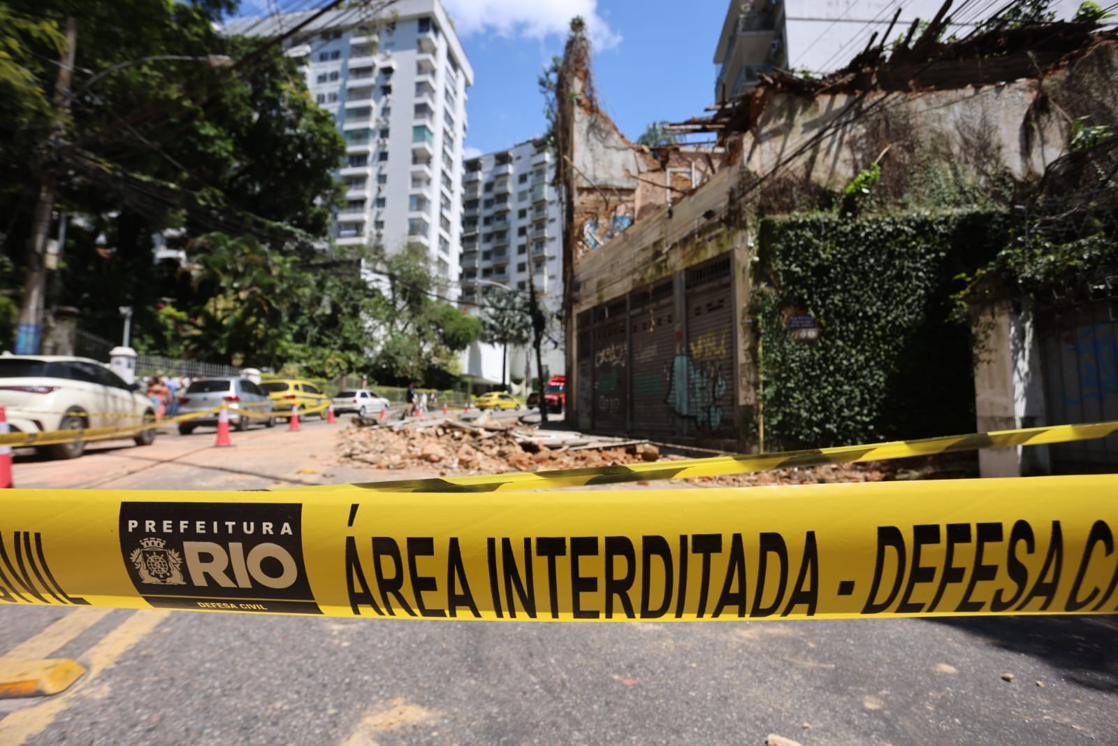 Após desabamento, Prefeitura anuncia desapropriação de casarões no Cosme Velho