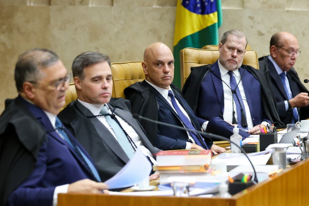 Regimento prevê desempate de julgamentos por Fachin, mas especialistas veem brecha para interpretação em caso de Moraes