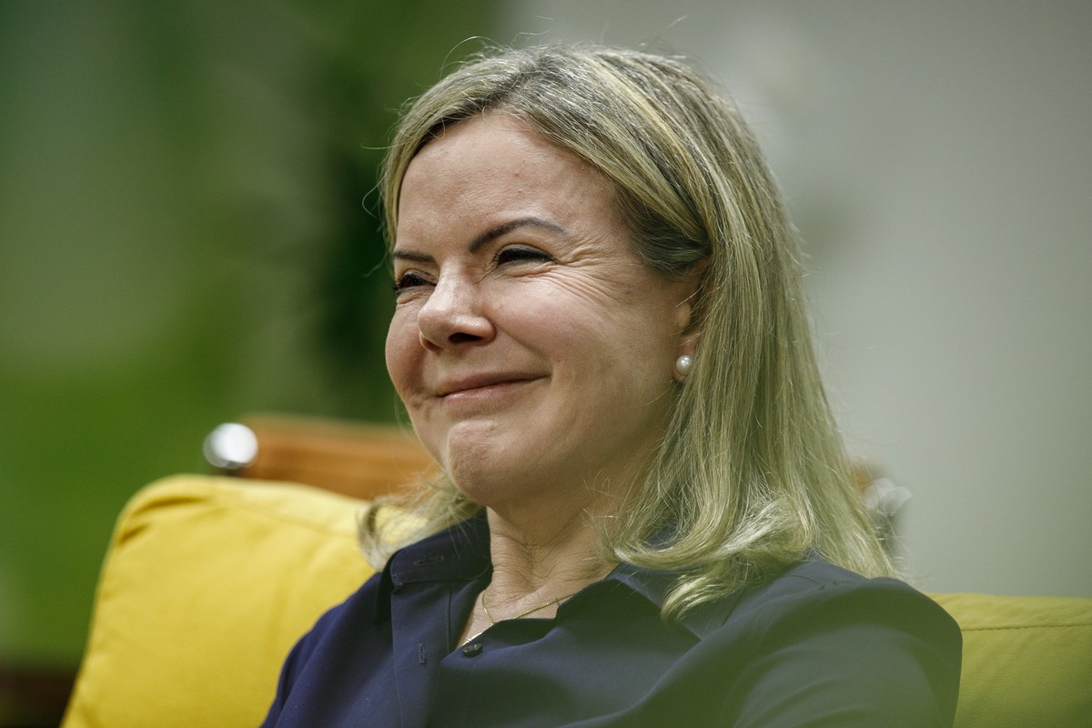 Quem Vai Assumir A Cadeira Deixada Por Gleisi Hoffmann Na C mara