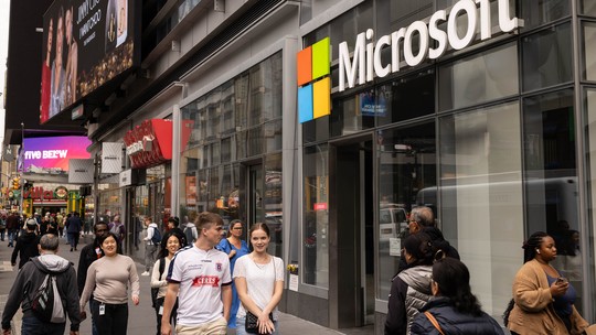 Google ataca falhas de cibersegurança da Microsoft e dá desconto em produtos para 'roubar' clientes da rival