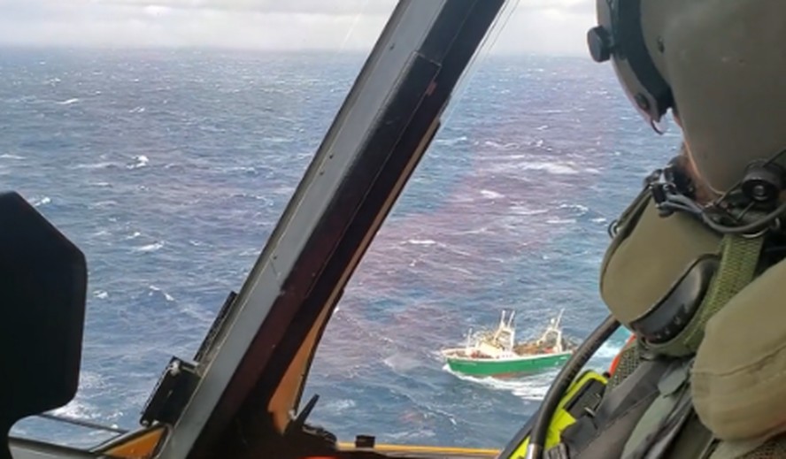 Militares fazem buscas após naufrágio de navio pesqueiro no Canadá
