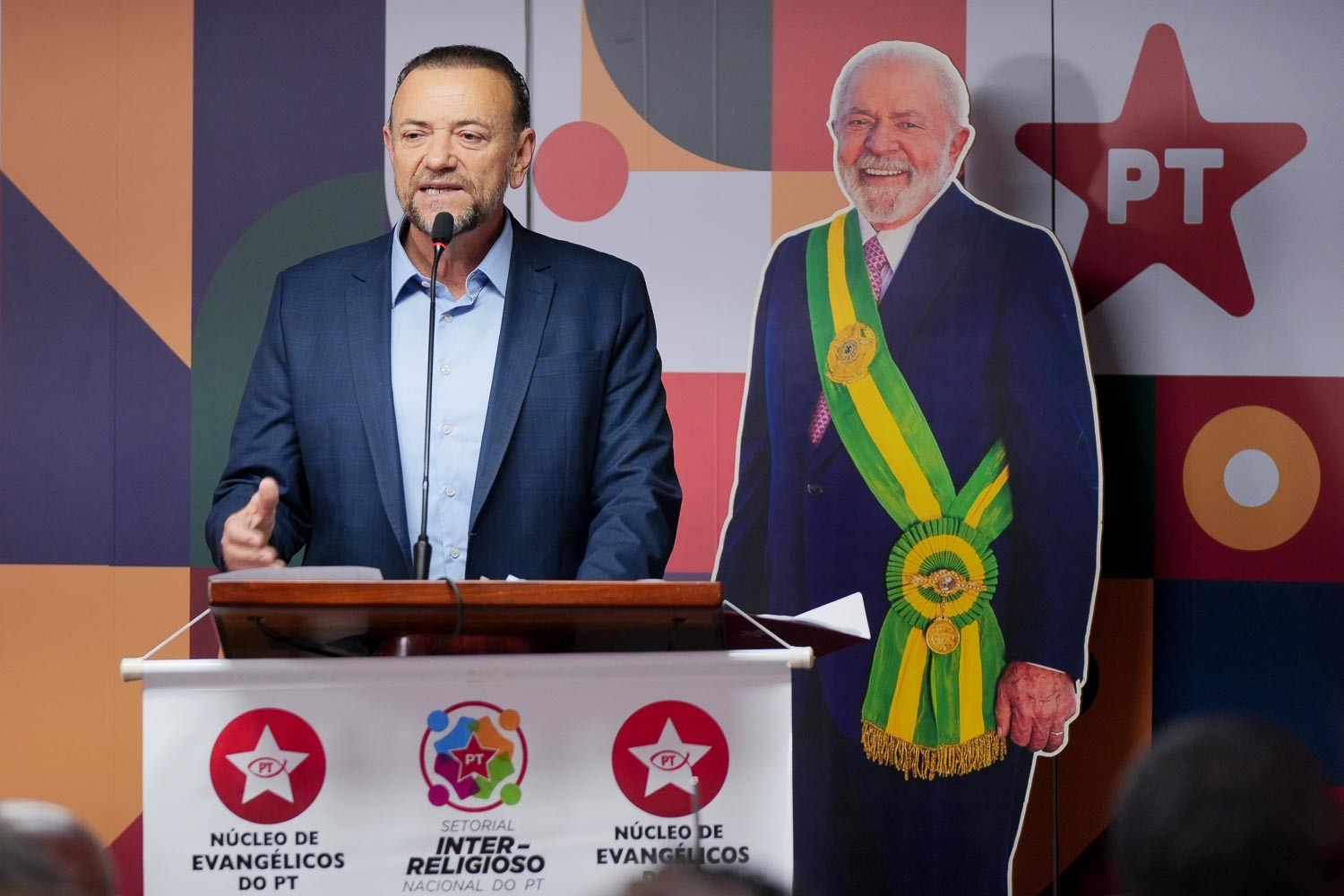 Em carta a evangélicos, PT se esquiva de temas da pauta de costumes e busca reforçar projetos de Lula para segmento