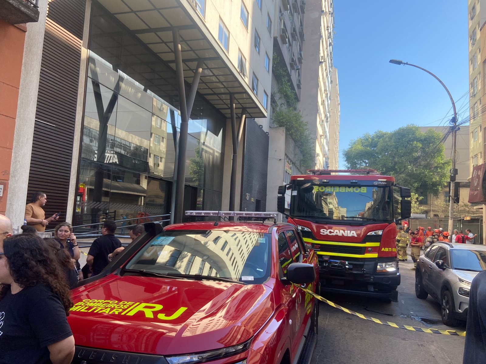 Incêndio em hotel causa apagão na Lapa, Rio de Janeiro
