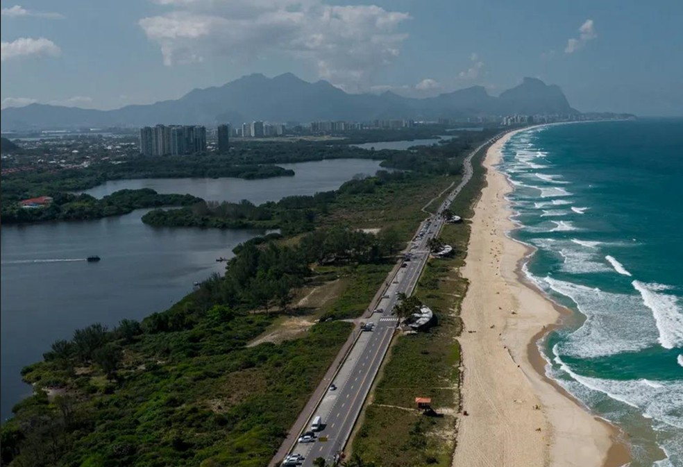 Reserva. Praia, que ostenta o certificado internacional Bandeira Azul, está dentro dos limites da unidade de conservação integral — Foto: Brenno Carvalho/ 4-8-2020