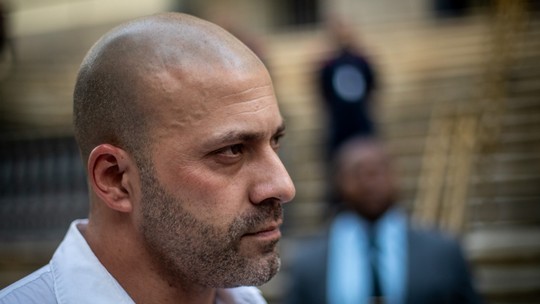Defesa de Daniel Silveira questiona Moraes sobre prazo para início do cumprimento da pena 