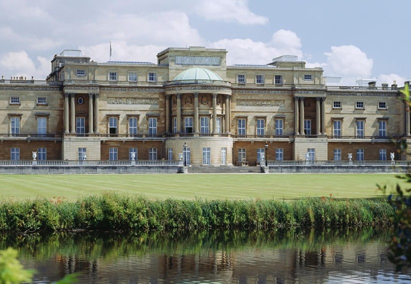 Palácio de Buckingham é conhecido pelos jardins de 16 hectares — Foto: Royal Collection Trust