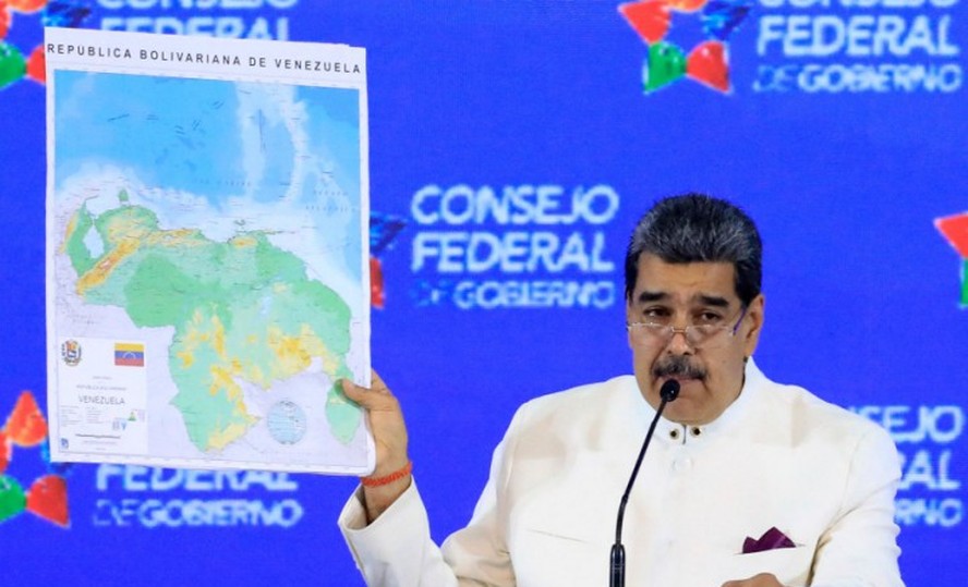 Maduro divulga revista com 'mapa completo' da Venezuela horas antes de