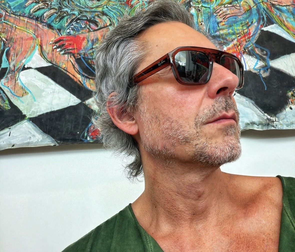 Alexandre Nero abre álbum de viagem e recebe enxurrada de elogios de fãs peruanas
