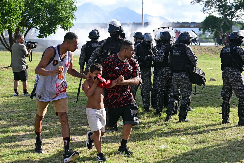 Confusion eventually ended the gathering of Flamengo fans attending AeroFla - Photograph: Pablo PORCIUNCULA / AFP