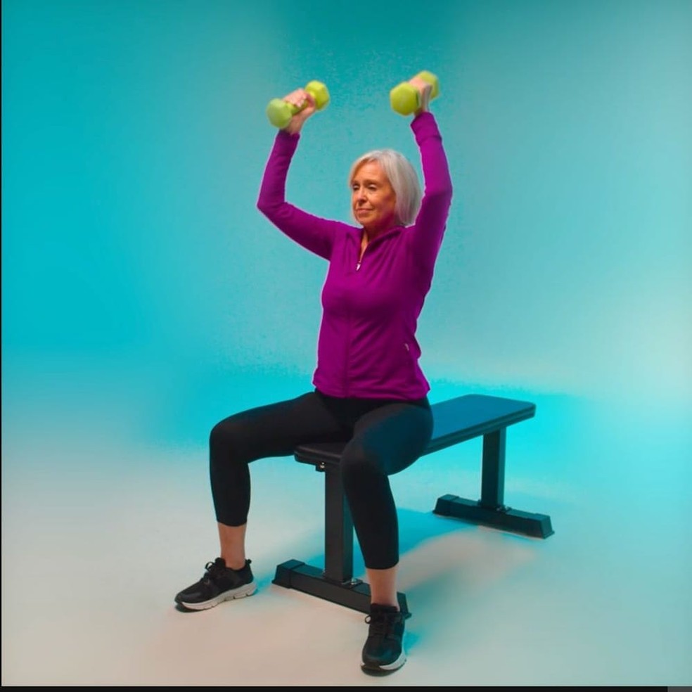 Dumbbell press — Photo: The New York Times / Theodore Tae
