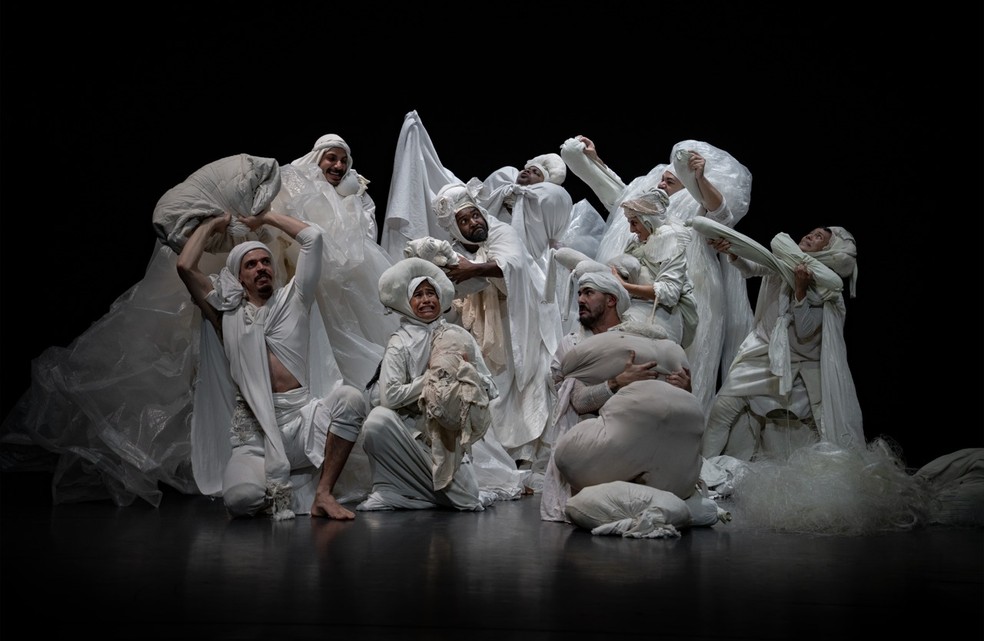 displays "edge" — Photo: Sammy Landwehr/Disclosure