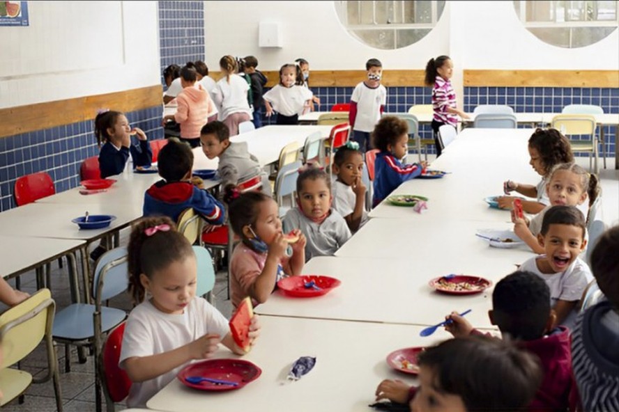 Câmara aprovou projeto que controla alimentação em escolas e proíbe ultraprocessados