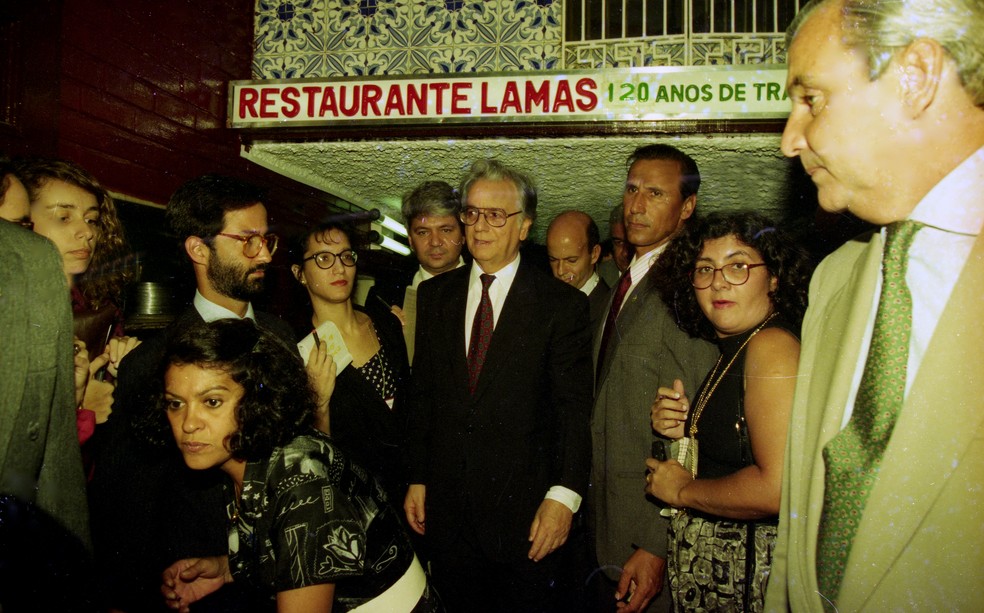 O presidente da �poca, Itamar Franco, em visita ao Lamas, onde Get�lio comia torradas e ch�, em 1994 - Foto: M�rcia Foletto