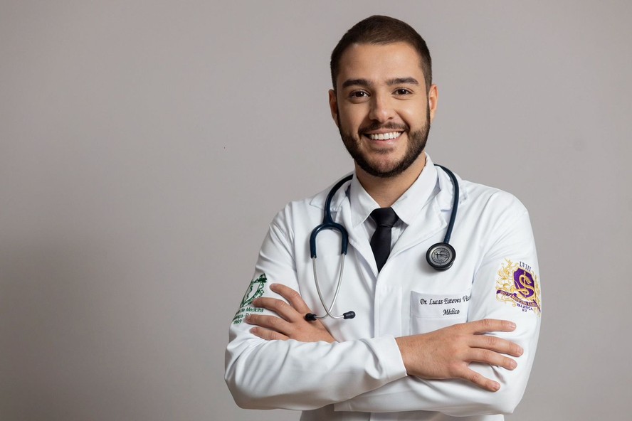 'Quero ser exemplo de vitória nesse tratamento', diz médico que convive ...